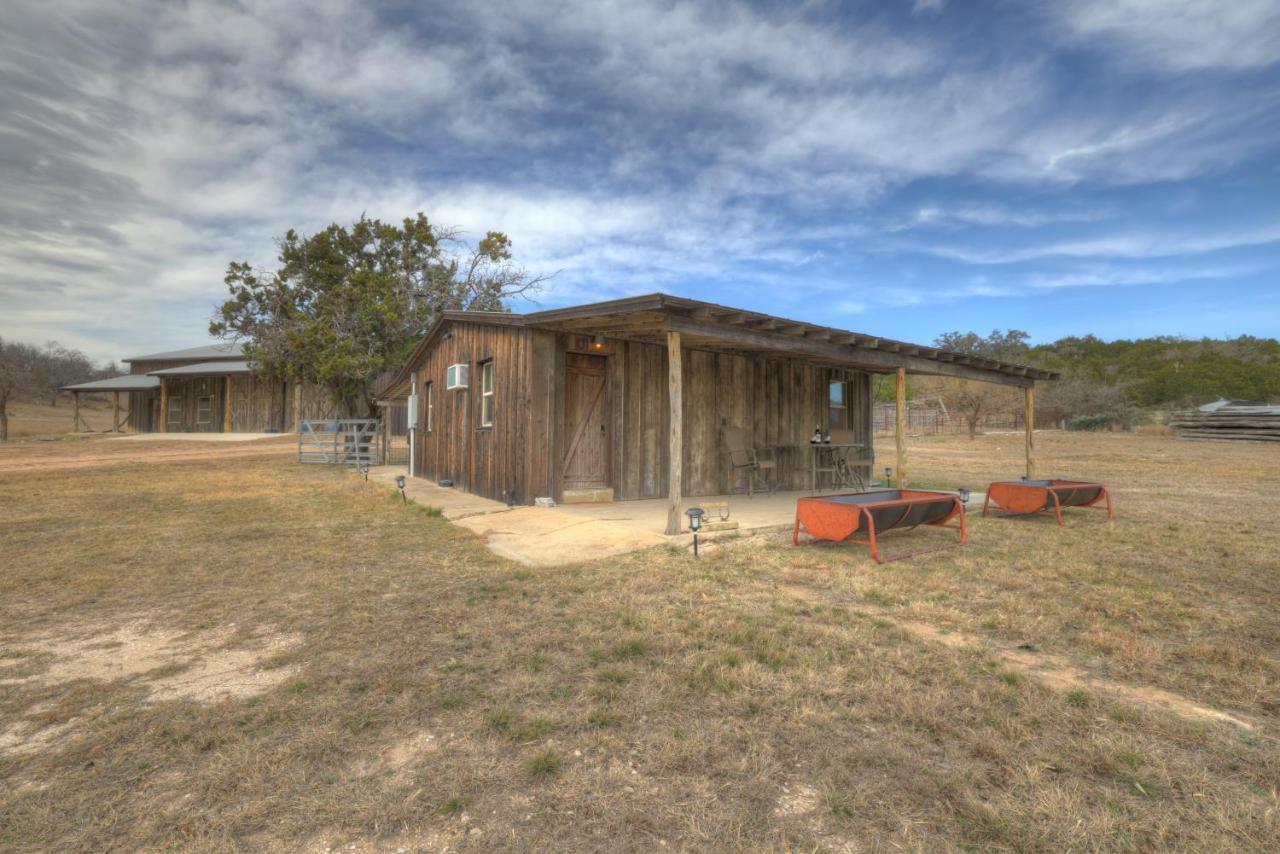 Ohana Ranch Cabin - 12 Minutes To Historic Main St Fredericksburg Eksteriør bilde